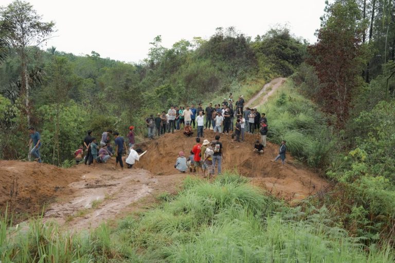 Masyarakat Adat Sihaporas